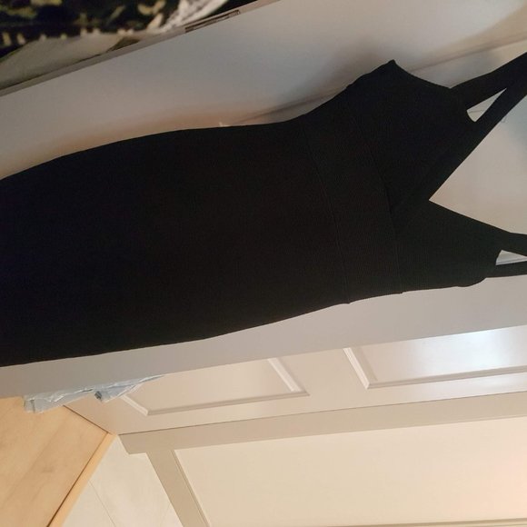black fitted midi dress - Picture 2 of 5